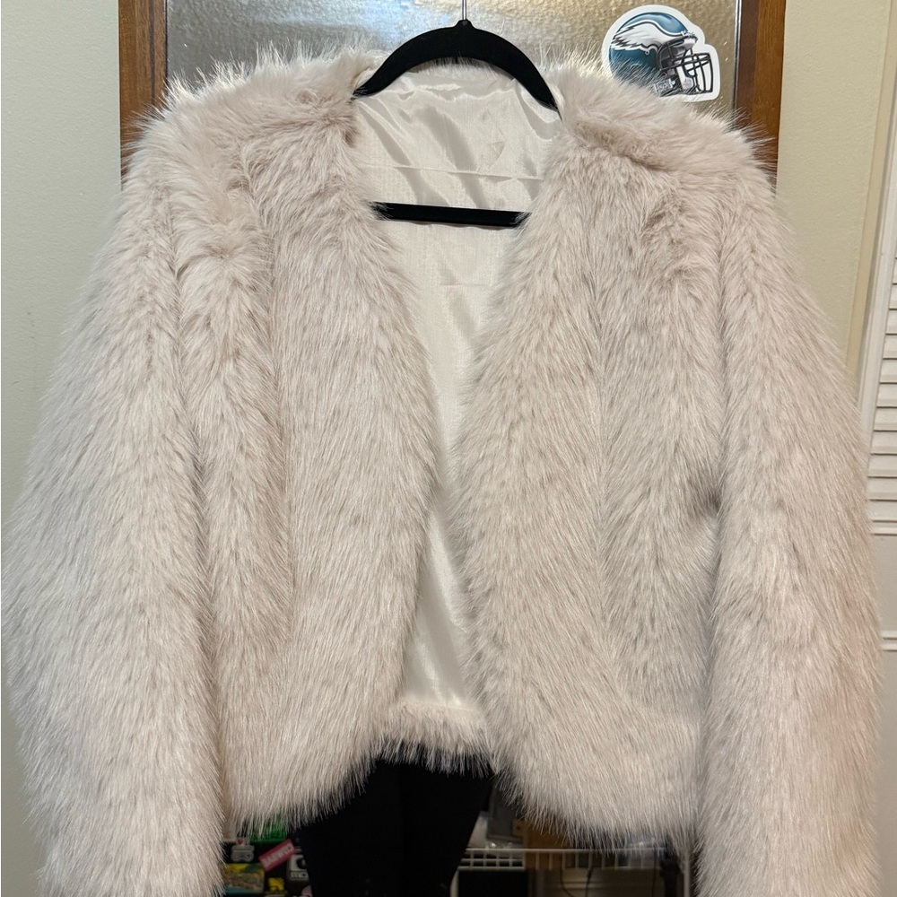 Elegant Cream Faux Fur Jacket